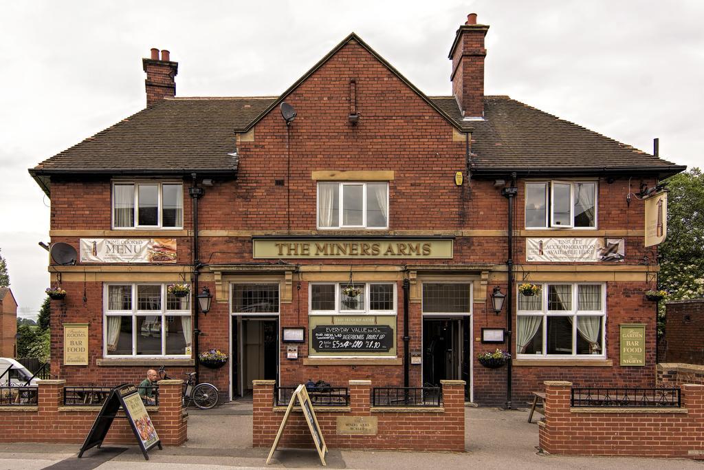 The Miners Arms Hotel Leeds  Eksteriør billede